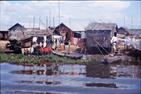 village au bord du Tonlé Sap
