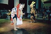 Kuching danses traditionnelles iban pour touristes